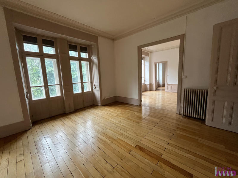 Appartement - 115 m² - 5 pièces