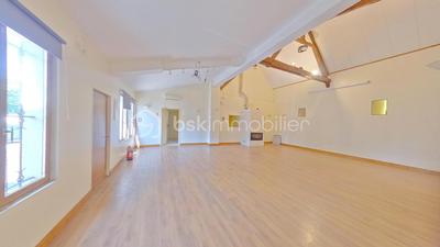 Immeuble - 220 m² - 7 pièces