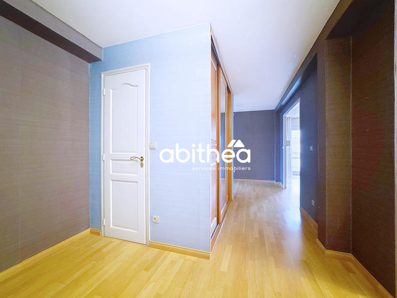 Appartement - 107 m² - 5 pièces