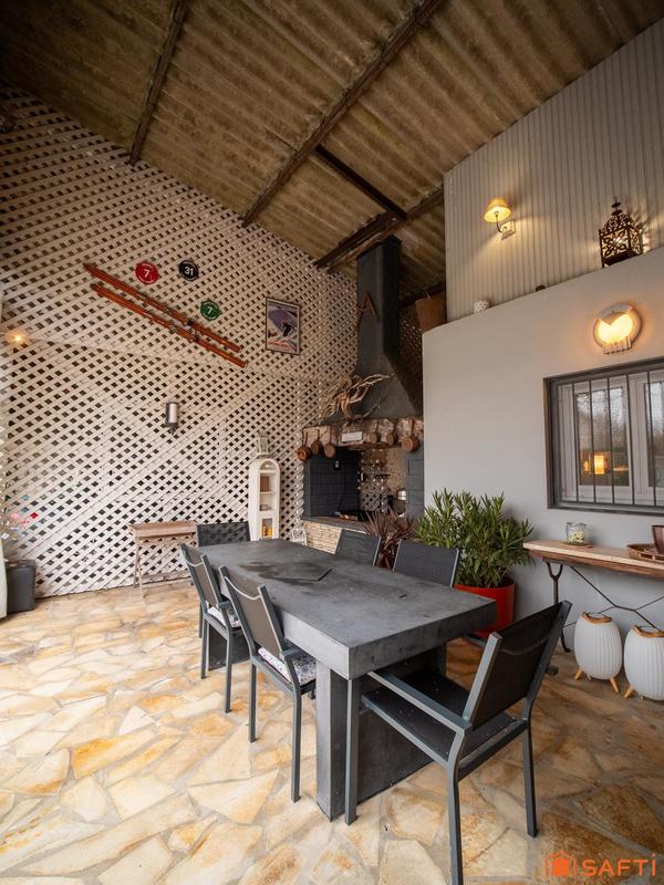 Maison - 260 m² - 5 pièces