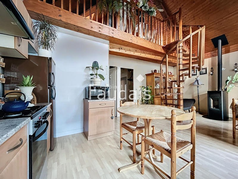 Maison - 98 m² - 4 pièces