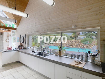 Maison - 277 m² - 6 pièces