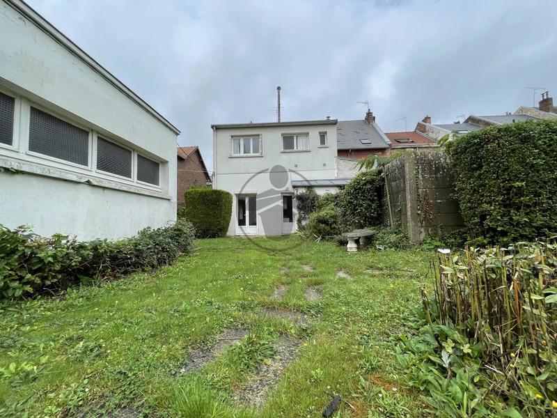 Maison - 212 m² - 8 pièces