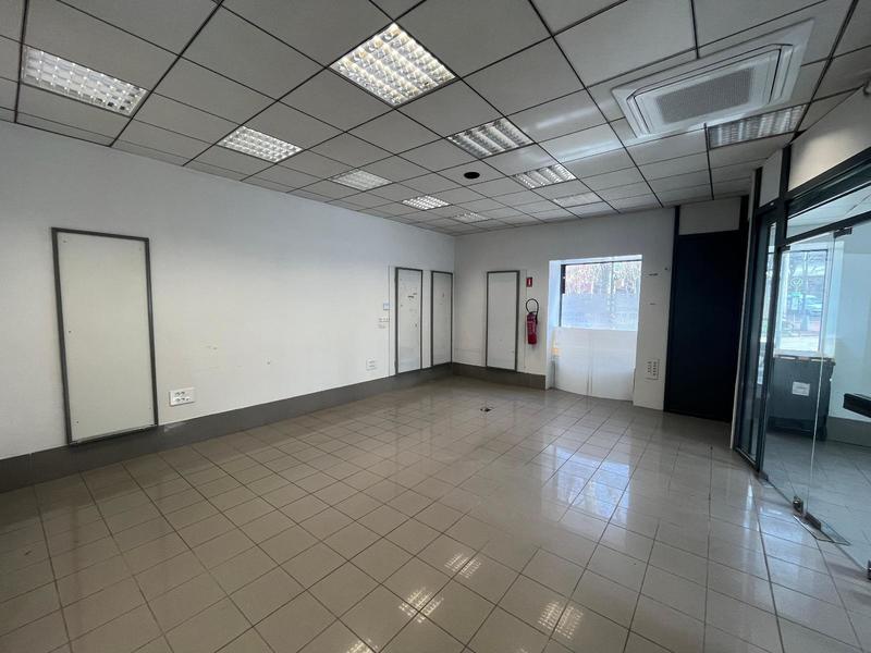Local commercial - 400 m² - 3 pièces