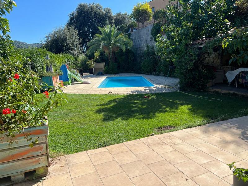 Maison - 140 m² - 4 pièces