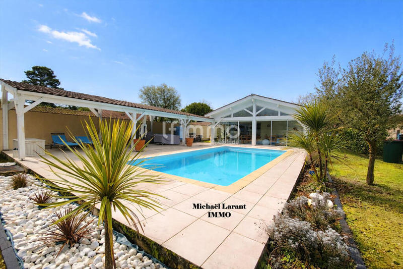 Maison - 175 m² - 6 pièces