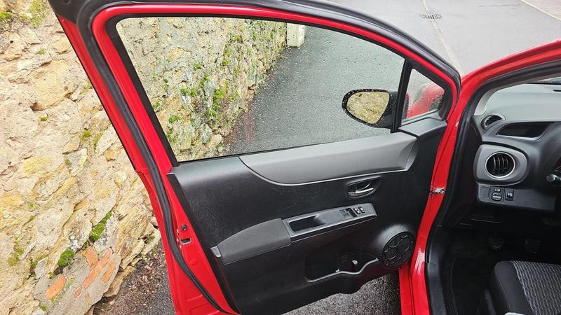 Toyota Yaris 1.3 Vvt-i 99 Dynamic