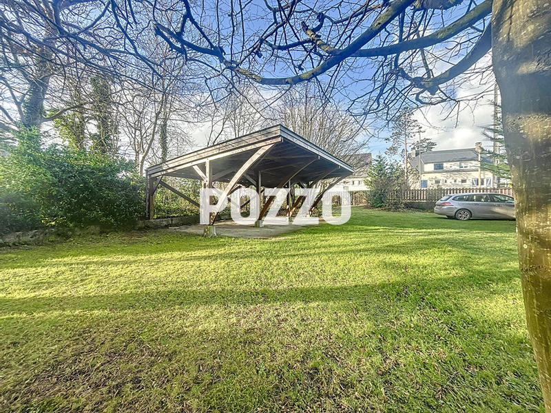 Maison - 268 m² - 9 pièces