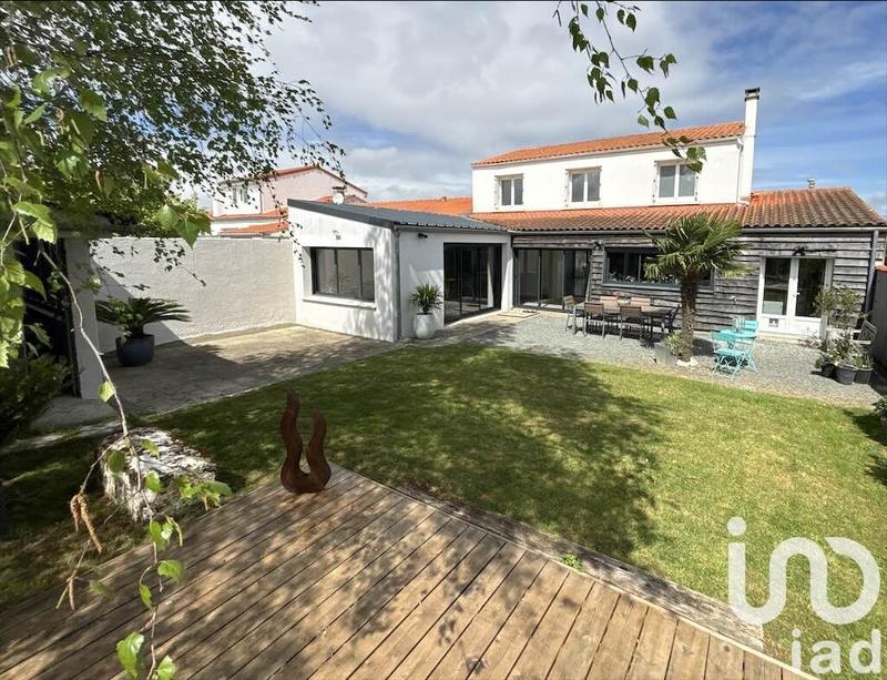 Maison - 196 m² - 6 pièces