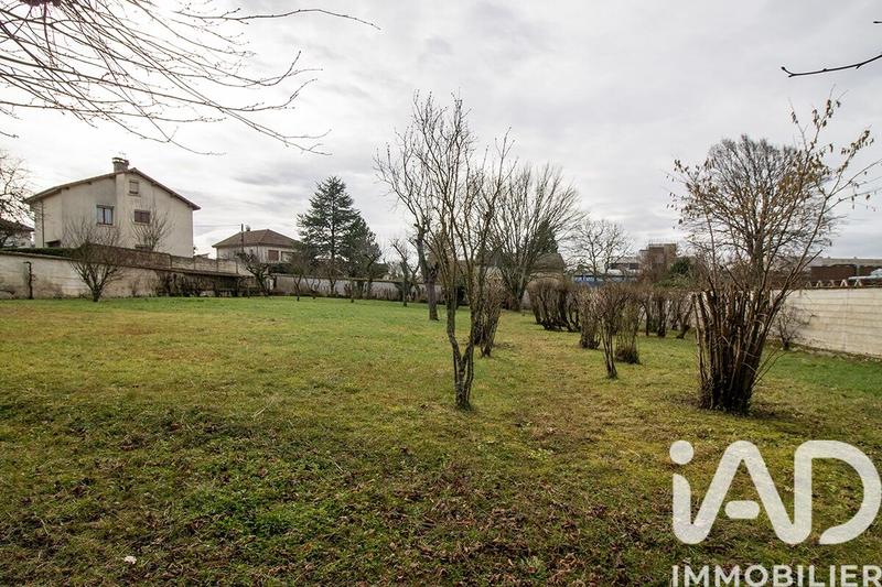 Maison - 345 m² - 11 pièces