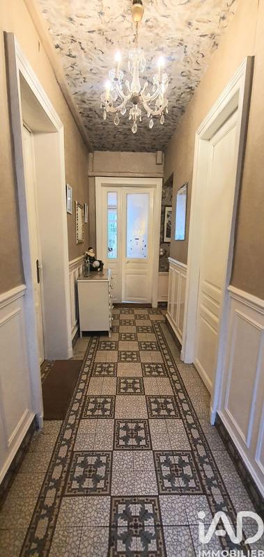 Maison - 250 m² - 10 pièces