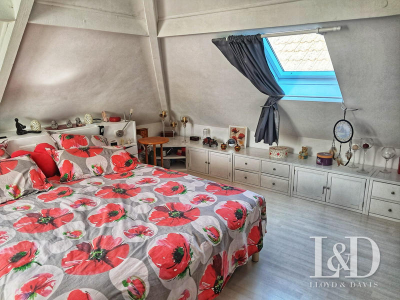 Maison traditionnelle - 157 m² - 7 pièces