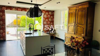 Maison - 213 m² - 6 pièces