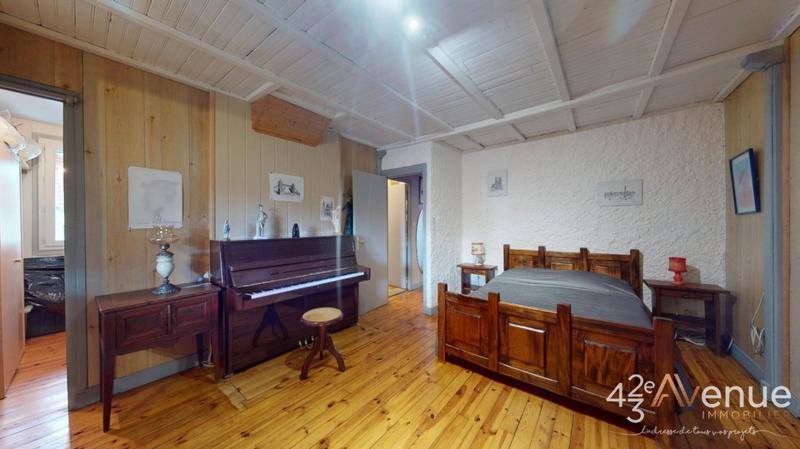 Maison - 201 m² - 5 pièces