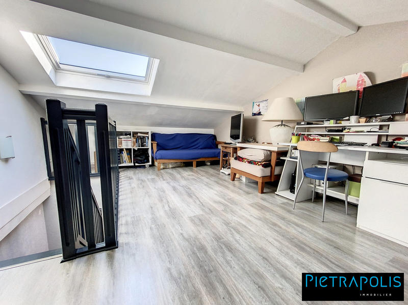 Maison - 180 m² - 7 pièces