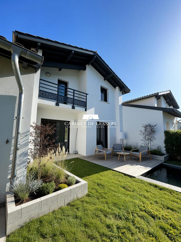 Maison - 121 m² - 5 pièces