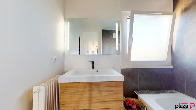 Appartement - 83 m² - 3 pièces