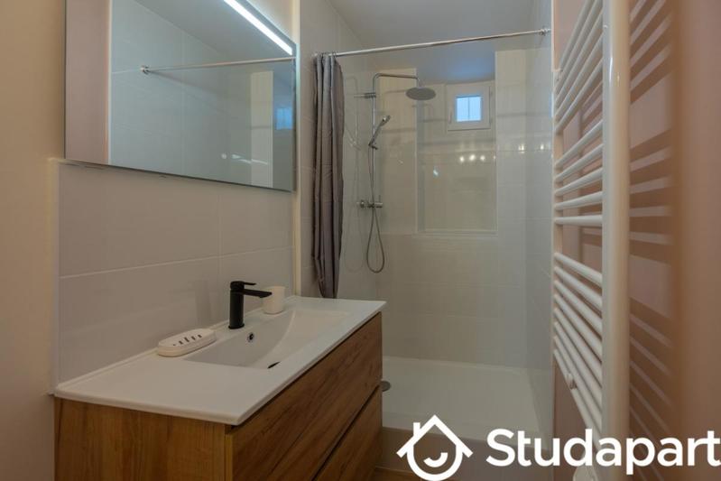 Chambre - 9 m² - 1 pièce