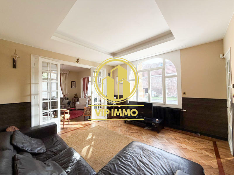 Villa - 224 m² - 14 pièces