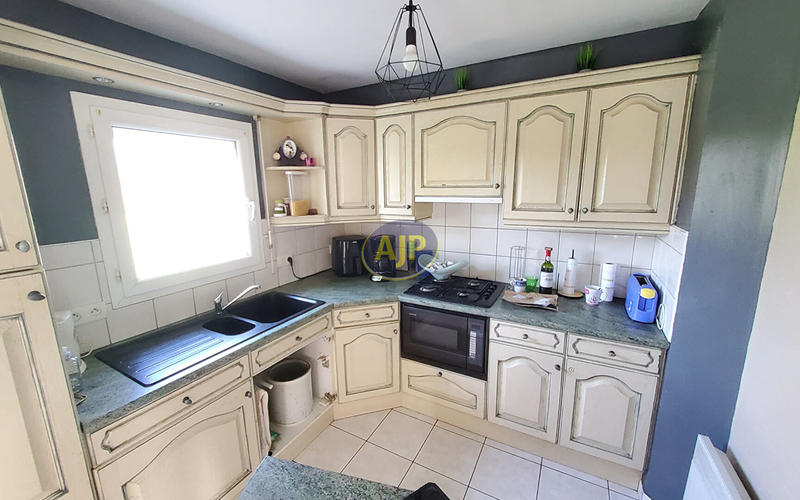 Maison - 88 m² - 6 pièces