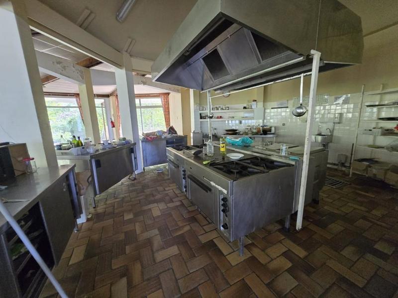 Propriété - 3 700 m² - 70 pièces