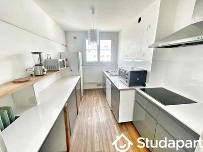 Chambre - 9 m² - 1 pièce