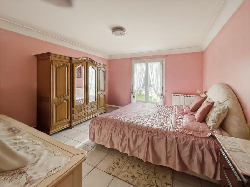 Maison - 216 m² - 9 pièces