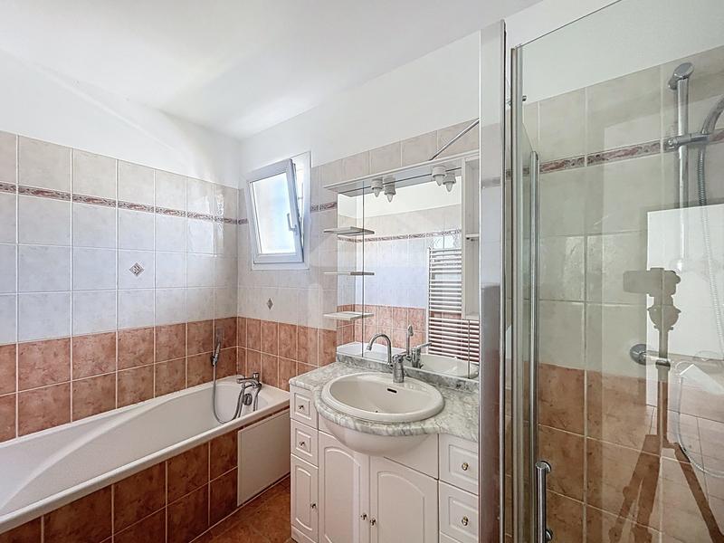 Maison - 95 m² - 4 pièces