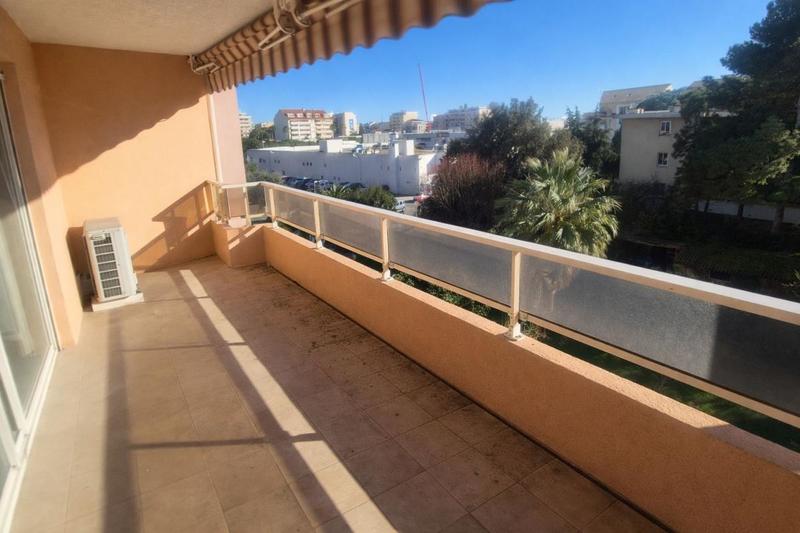 Appartement - 82 m² - 3 pièces