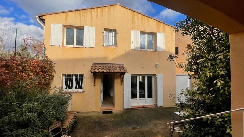 Maison - 92 m² - 4 pièces