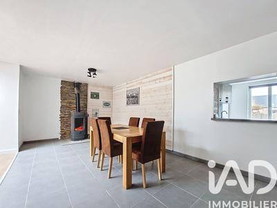 Maison - 140 m² - 5 pièces