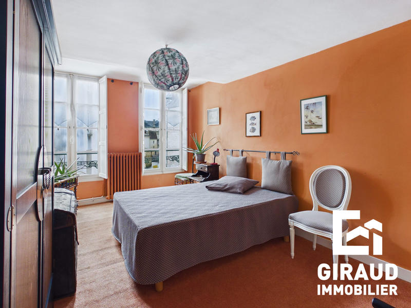 Maison ancienne - 178 m² - 8 pièces