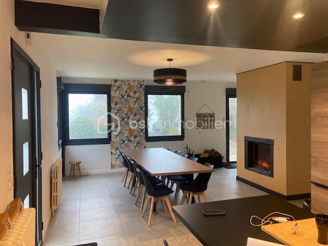 Pavillon - 207 m² - 9 pièces