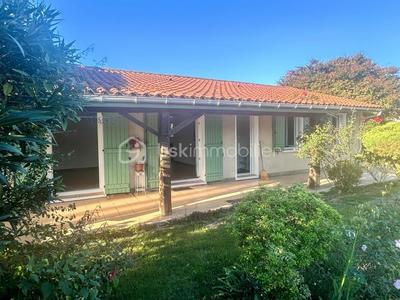 Maison traditionnelle - 93 m² - 6 pièces