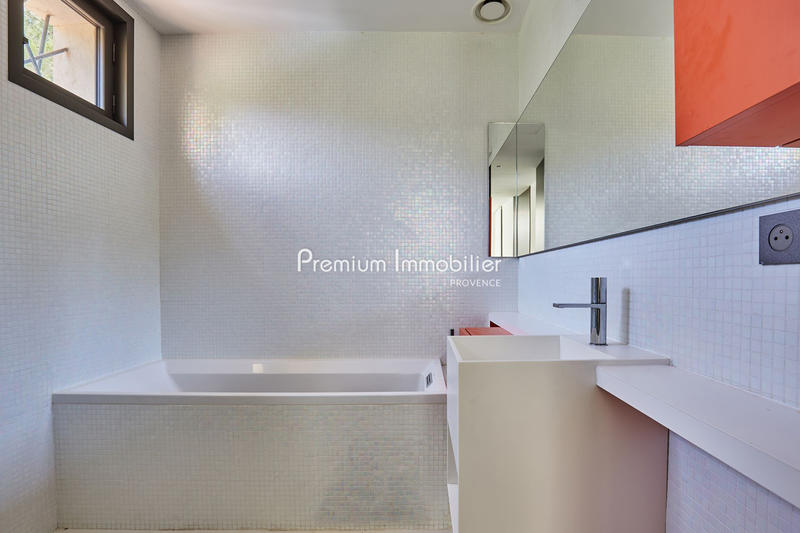 Maison contemporaine - 650 m² - 15 pièces