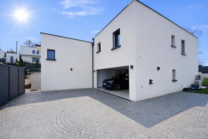 Maison - 145 m² - 6 pièces