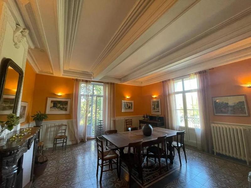 Maison de maîtres - 280 m² - 12 pièces