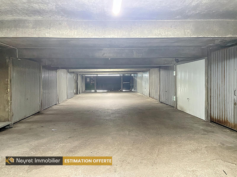 Parking / Garage - 14 m²