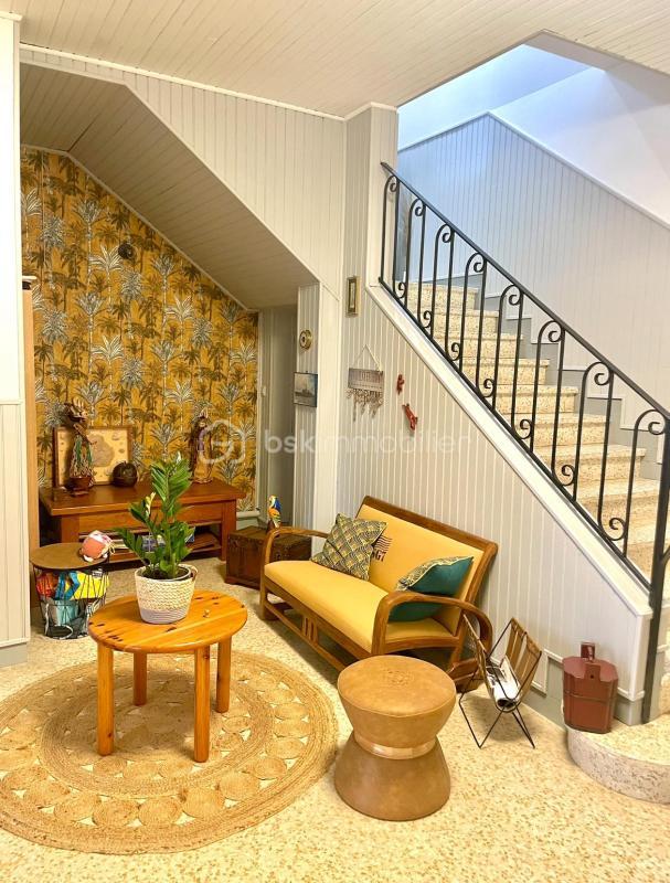 Demeure - 268 m² - 7 pièces