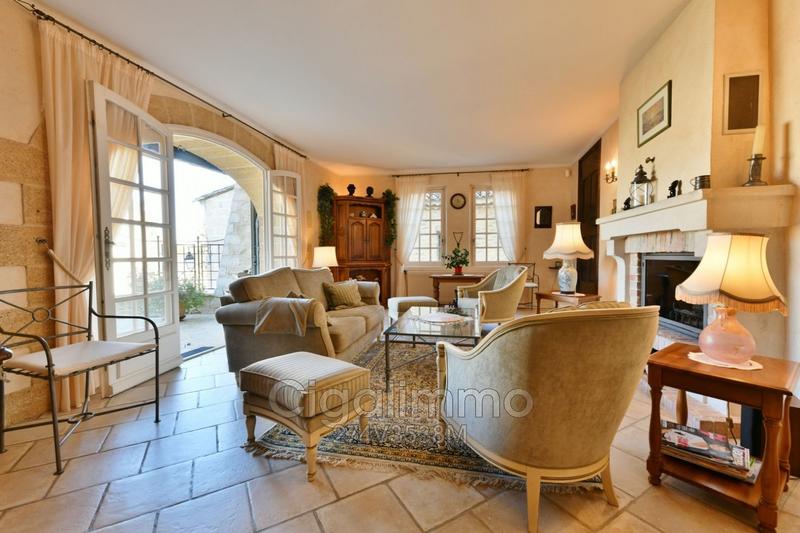 Maison en pierre - 235 m² - 9 pièces