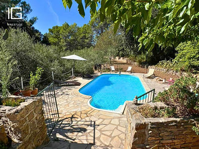 Maison - 102 m² - 4 pièces