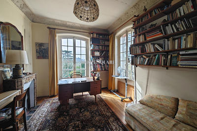 Maison - 389 m² - 10 pièces