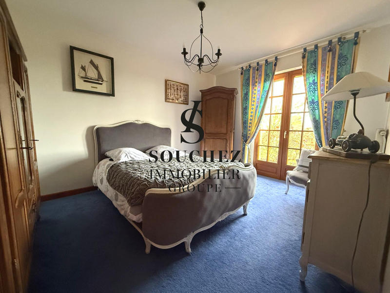 Maison - 202 m² - 7 pièces