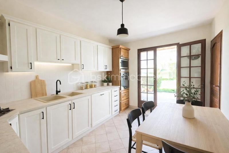 Maison traditionnelle - 145 m² - 5 pièces