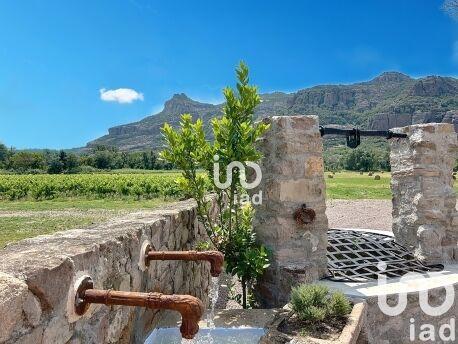 Maison - 870 m² - 13 pièces