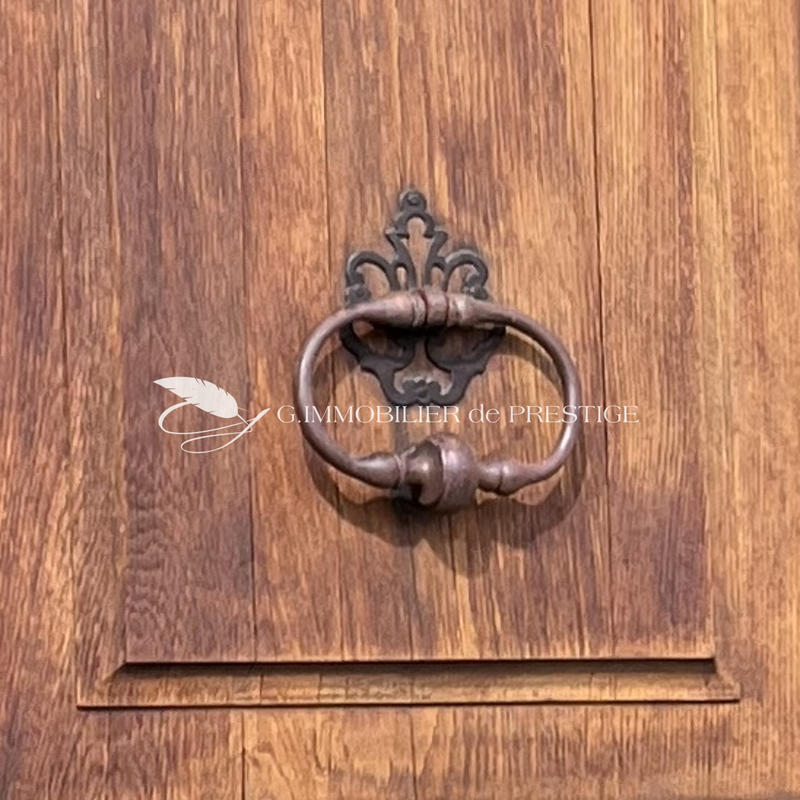 Appartement - 240 m² - 8 pièces