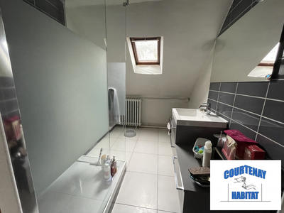 Appartement - 140 m² - 3 pièces