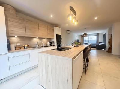 Maison - 140 m² - 6 pièces