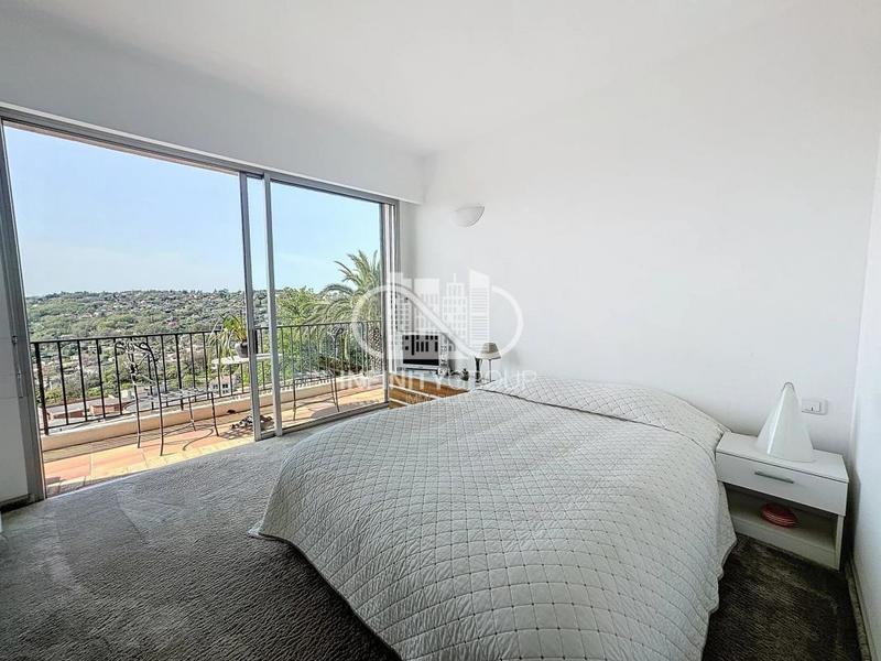 Villa - 247 m² - 7 pièces