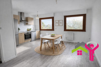 Maison - 80 m² - 4 pièces